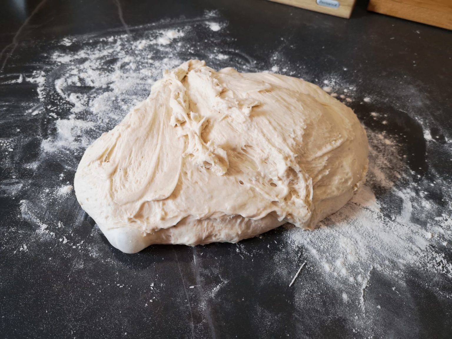 Zupfbrot aus dem Dutch Oven mit Kräuterpesto OxclusiviA